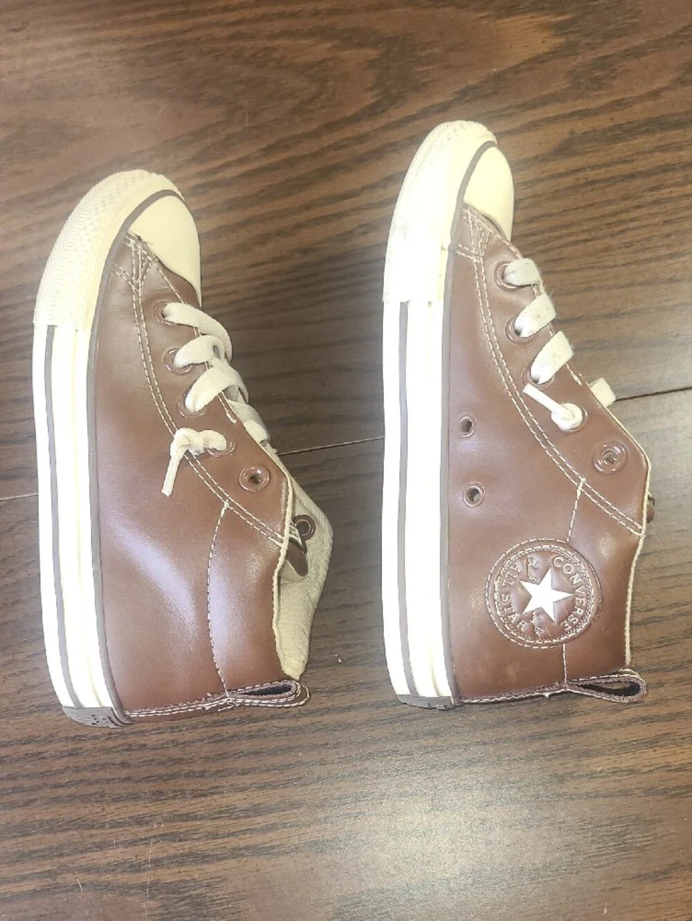 Converse Kids Brown and White Leather Mid Sneakers Size 1